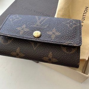 Louis Vuitton 6 Key Holder -  Monogram Canvas - LIKE NEW